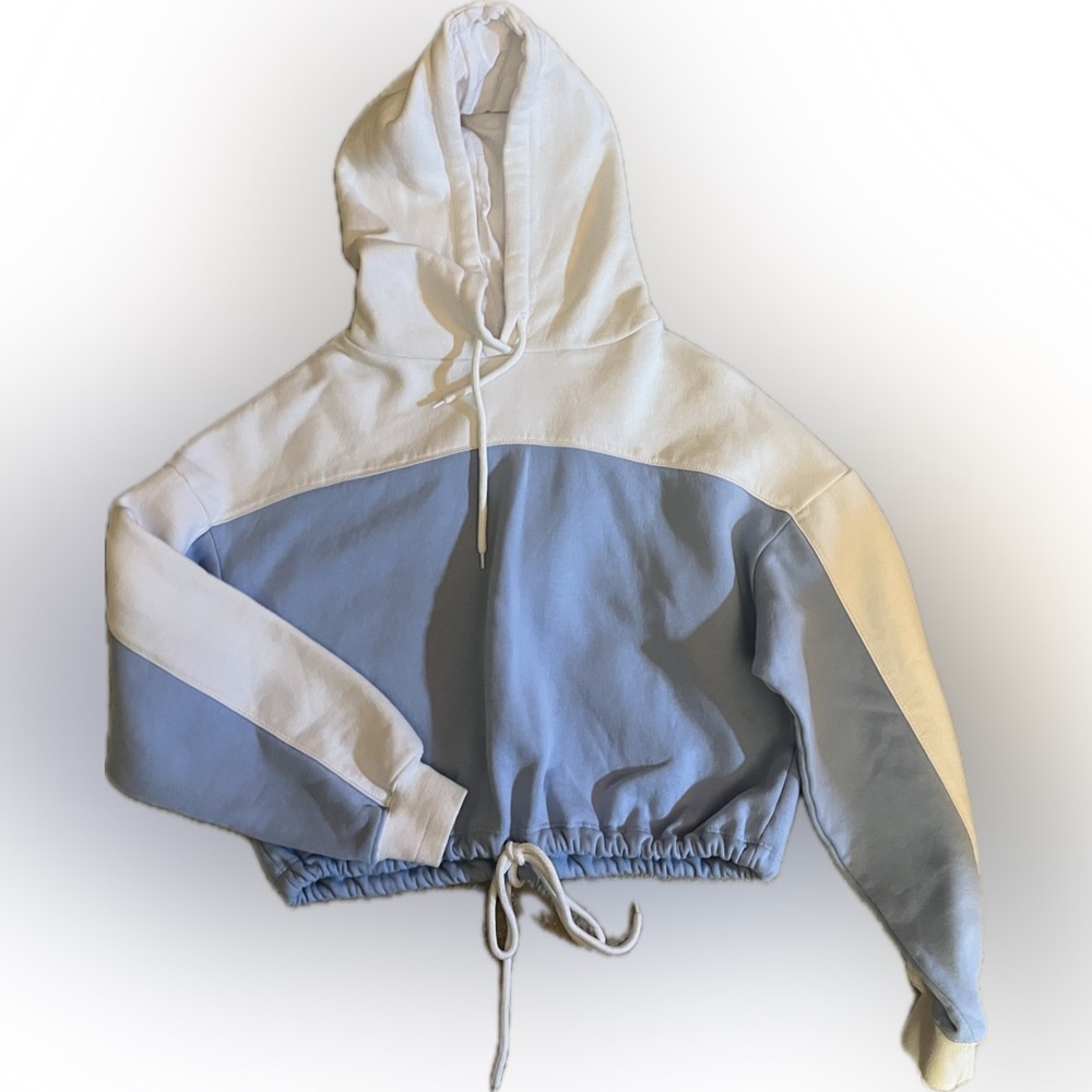 NWOT - CROPPED HOODIE - New, VERY Cute and versatile!